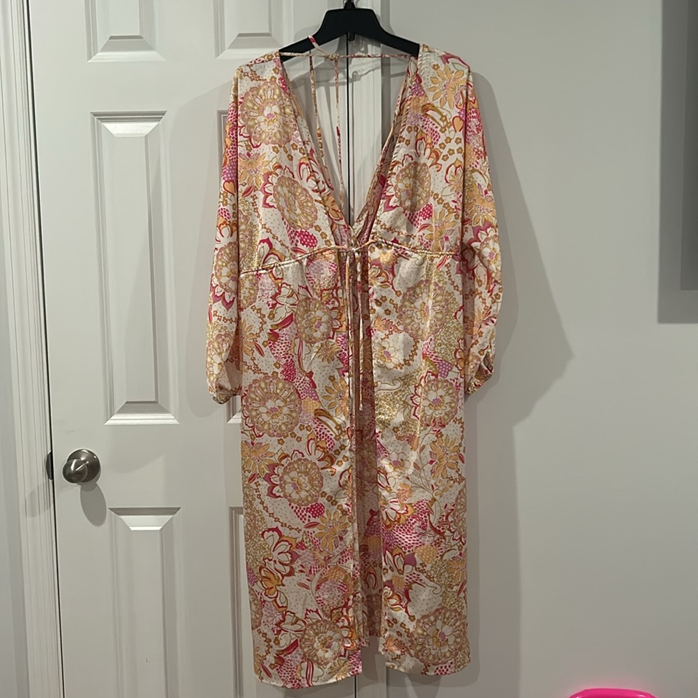 NWT Lush V-Neck Tie Dress